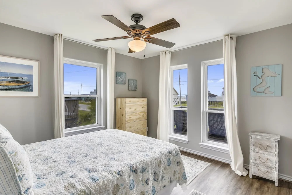 Sea Isle Surprise 3 Bedroom Home
