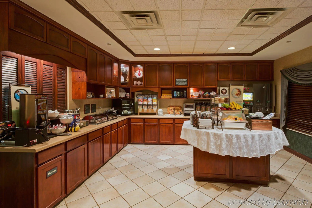 Country Inn & Suites by Radisson, Schaumburg, IL