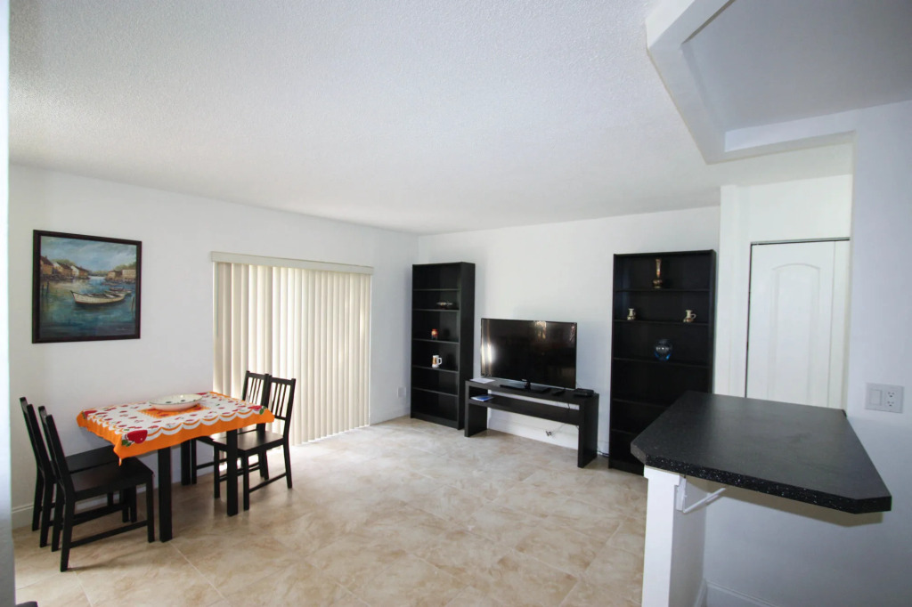 Sunny Isles Apartments by MiaRentals
