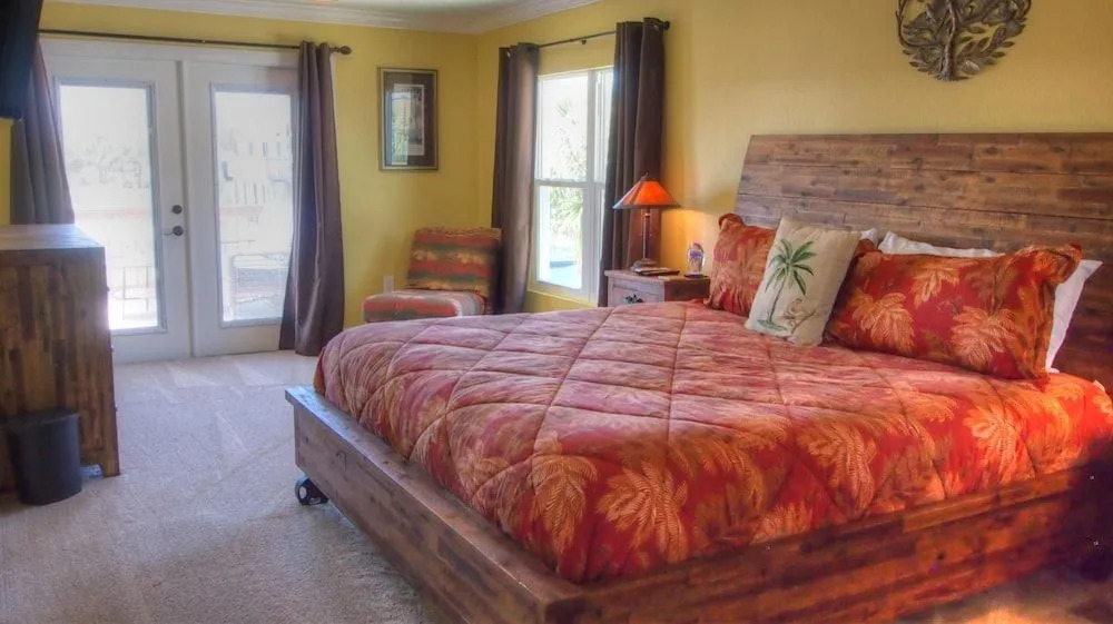 Palm Breeze - 4 Br Home