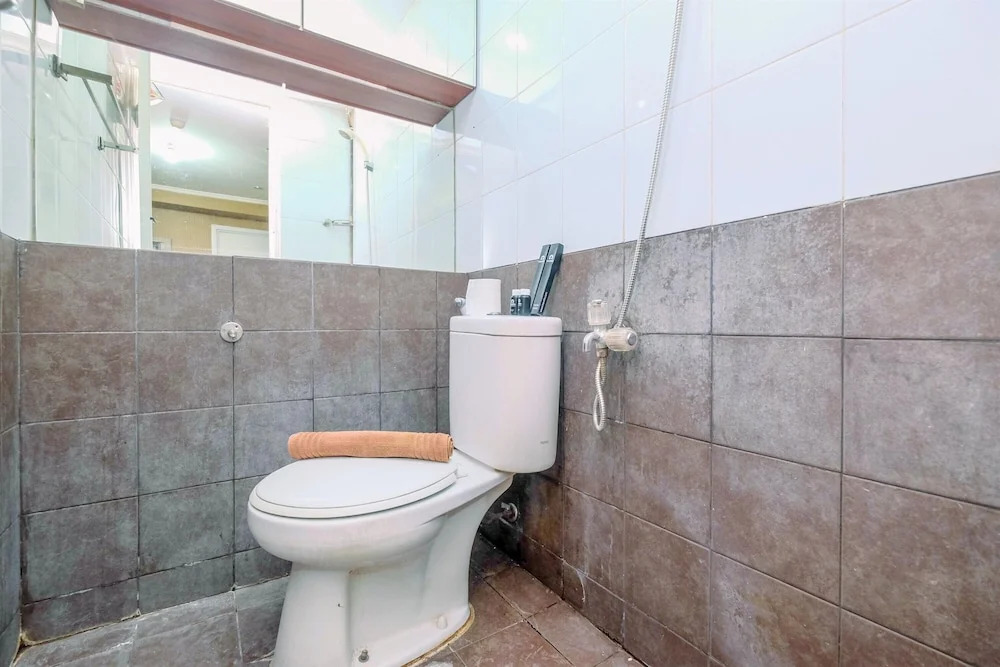 Comfy and Great Choice 2BR Green Pramuka City Apartment By Travelio