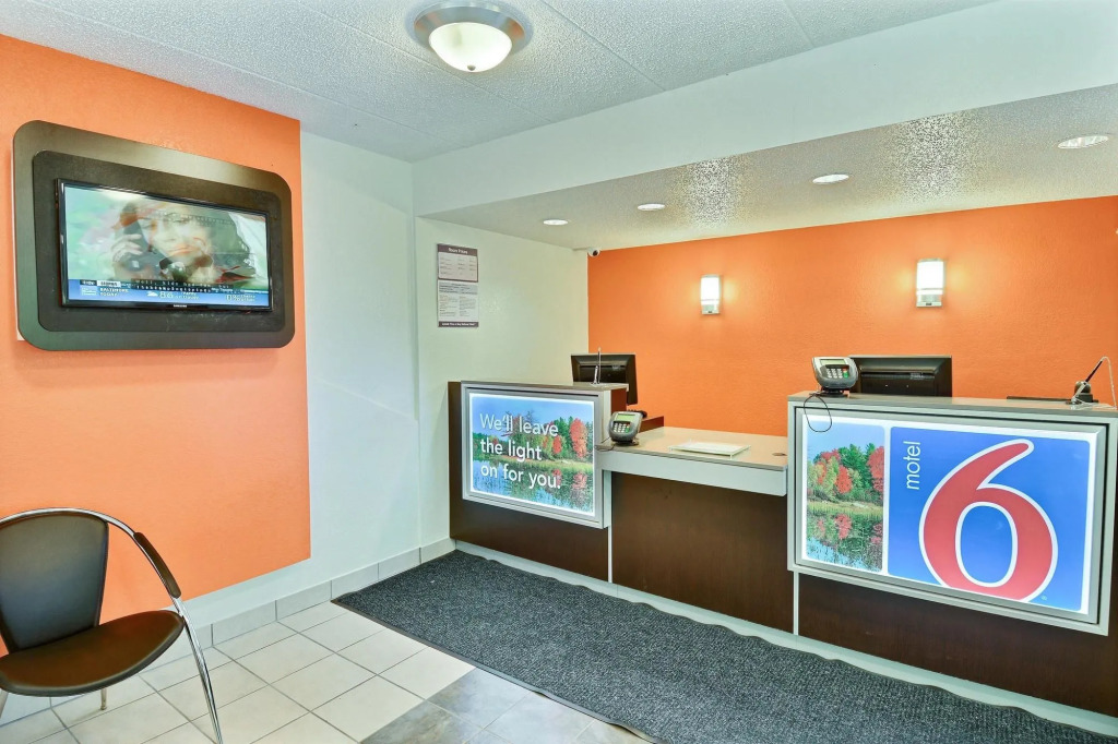 Motel 6-Nashua, NH - South
