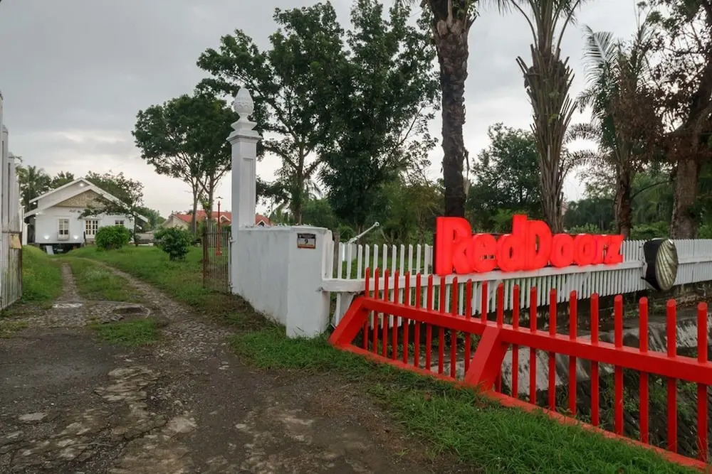 RedDoorz Syariah near Suzuya Mall Banda Aceh 2
