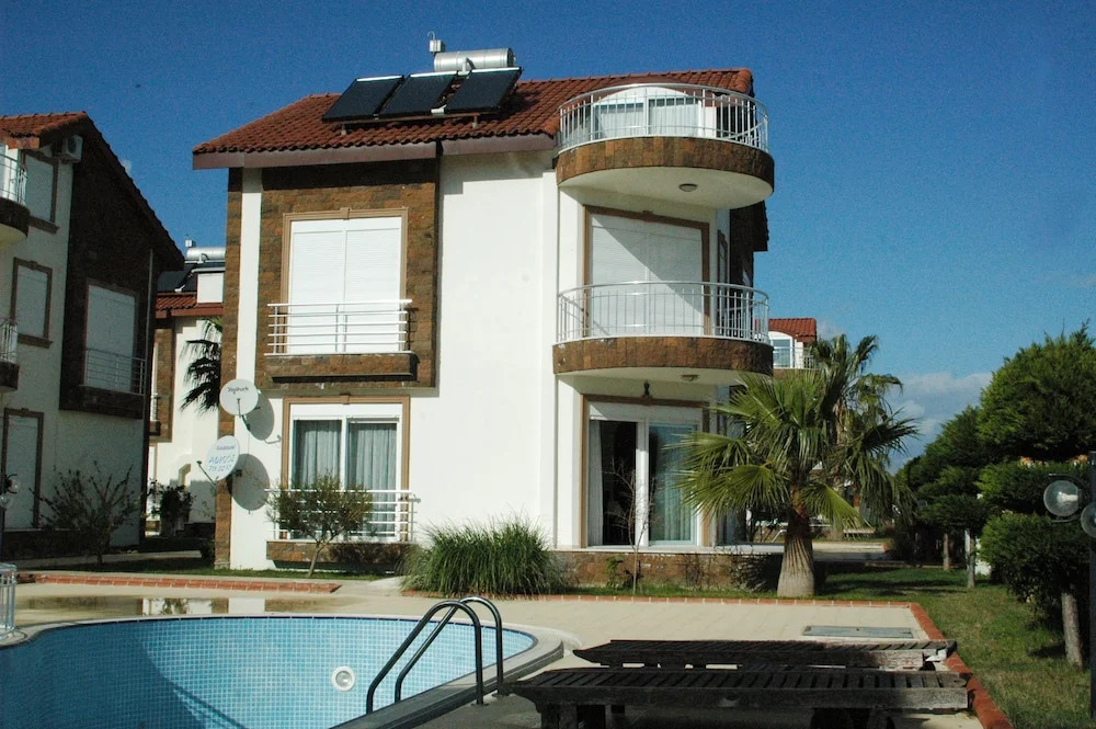 Luxury 4 Bedroom Detached Villa