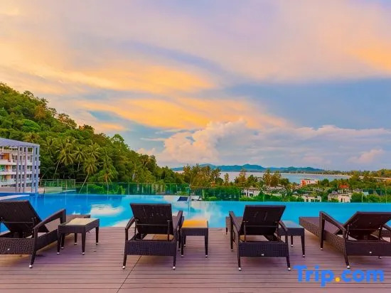 Nice Studio Top-Floor. Scenic Rooftop Pool. Surin Beach