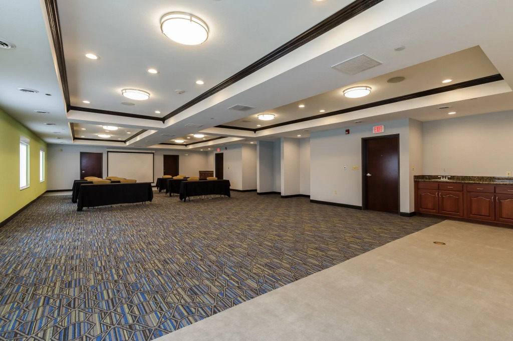 Holiday Inn Express & Suites - South Bend - Notre Dame Univ