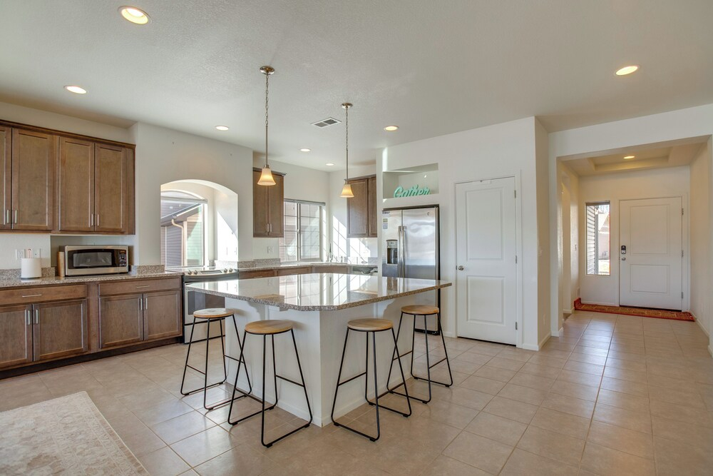 GVR Golf Retreat w/ Views! 9 Mi to Denver Airport