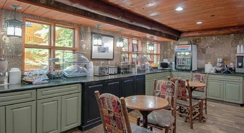 Old Creek Lodge