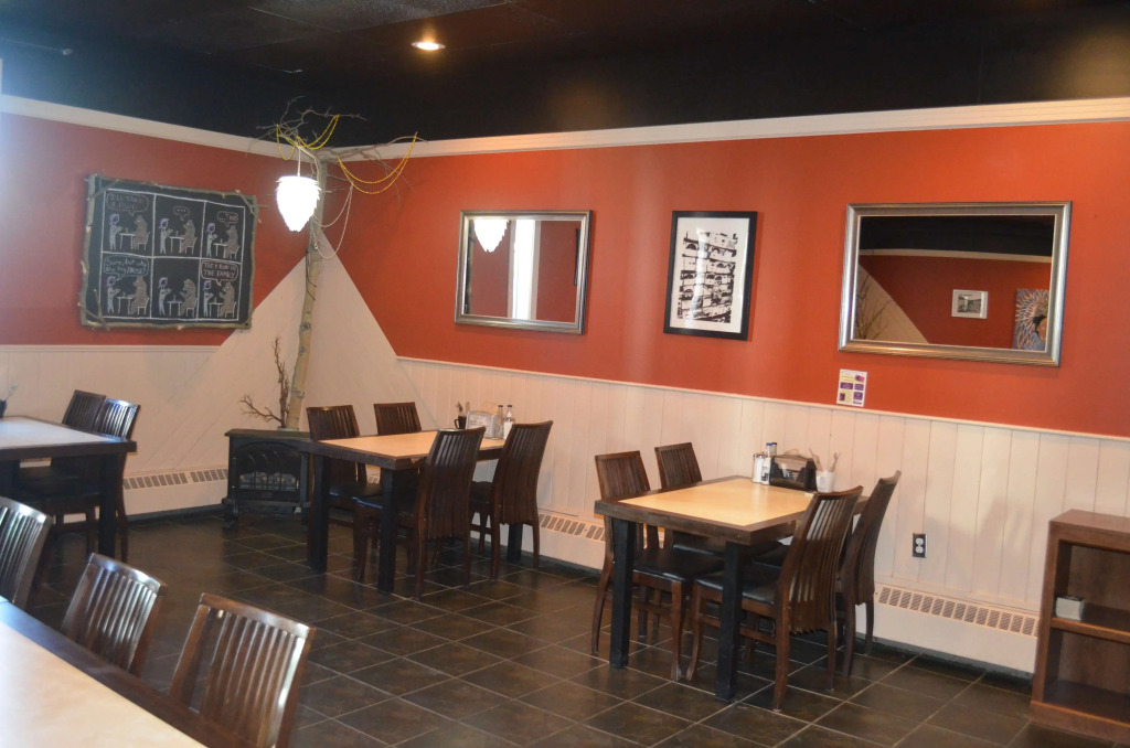 Canadas Best Value Inn- Riverview Hotel