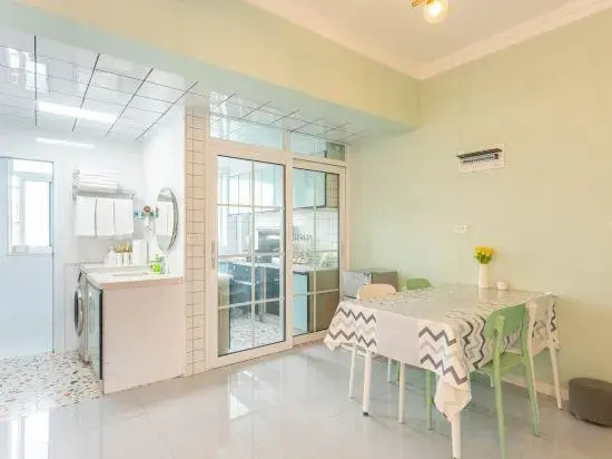 Danjiangkou Threeofus Apartment