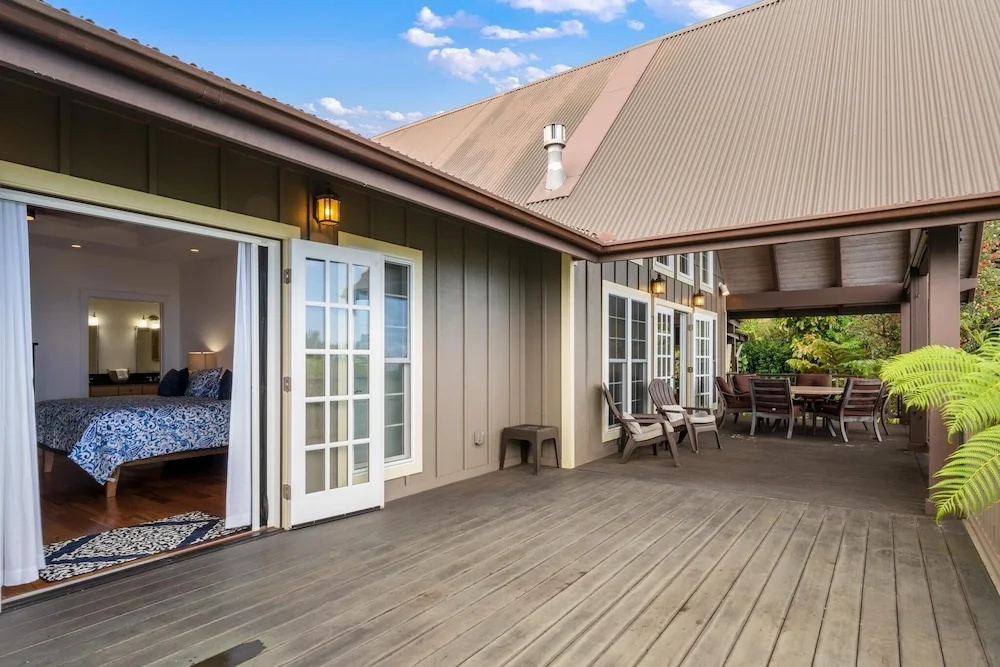 Hualalai 2 Bedroom Home by RedAwning