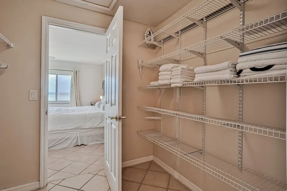 Oceanfront Townhouse With Shared Pools, Ocean View, Wifi, W/d, and Central AC