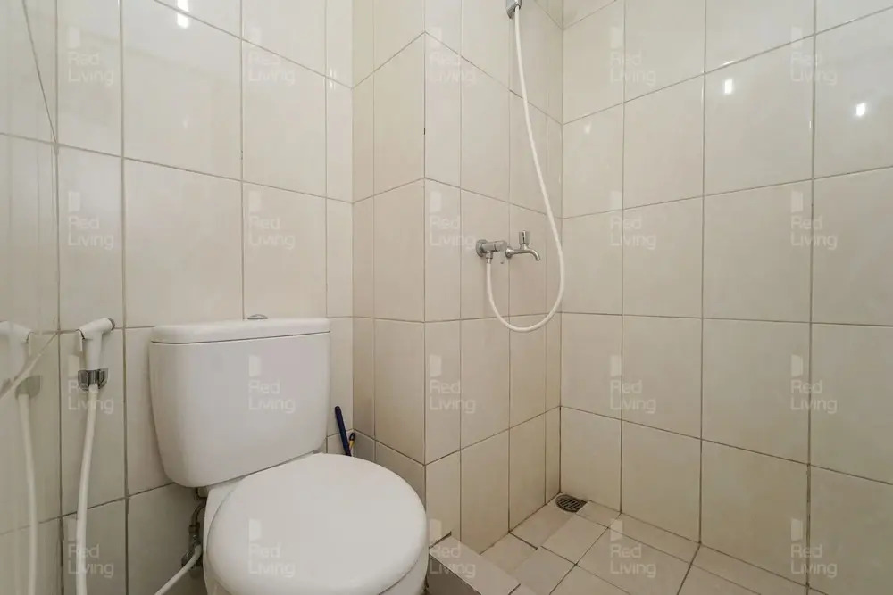 RedLiving Apartemen Springlake Summarecon - Kamarku Tower Azolla