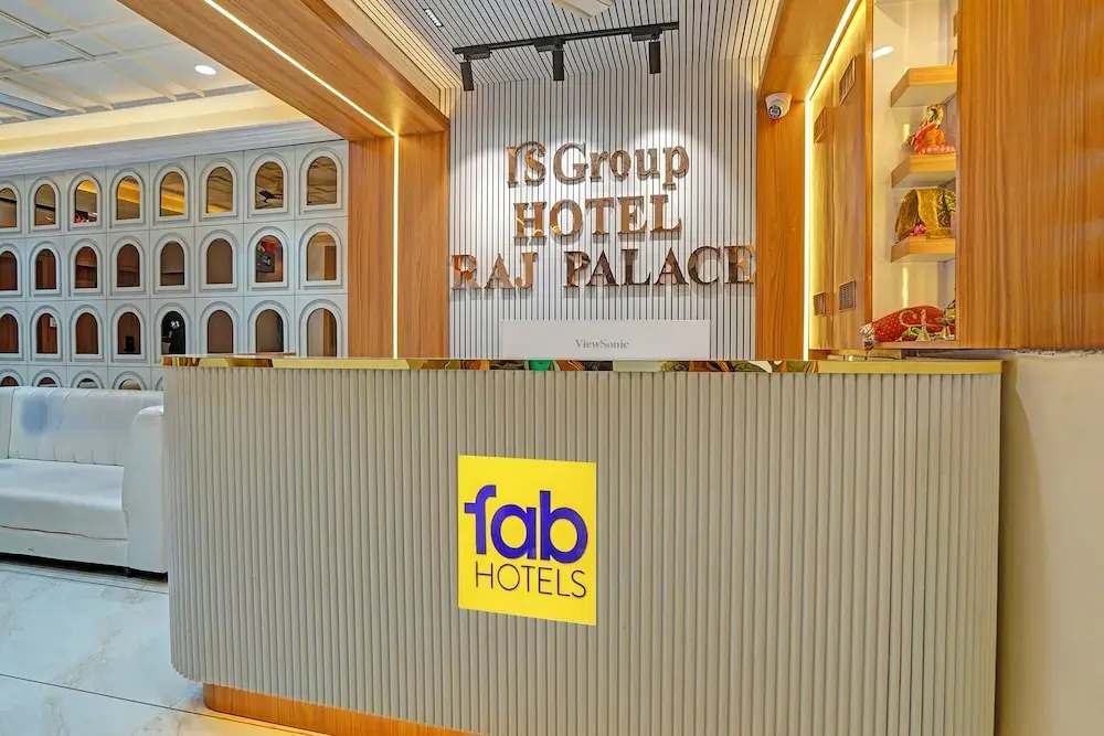 Fabhotel Raj Palace I