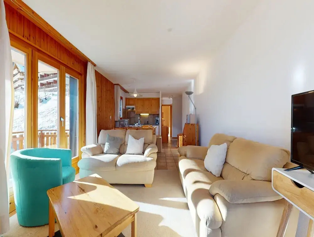 Stunning Apartment With Valley and Mountains