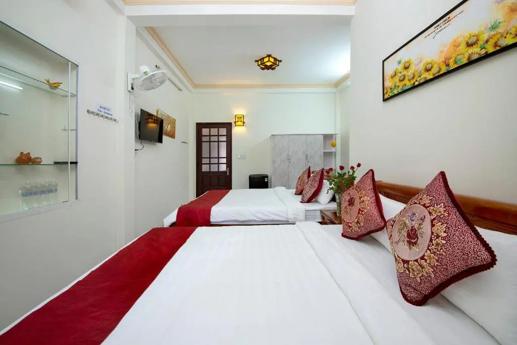 Red Lotus Homestay