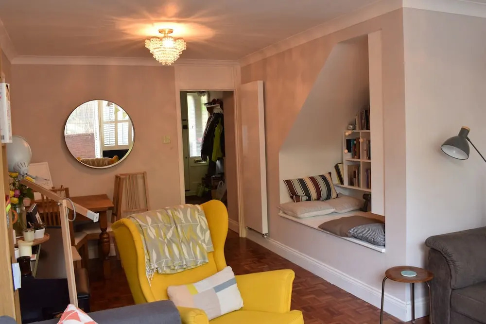 2 Bedroom Maisonette In Islington