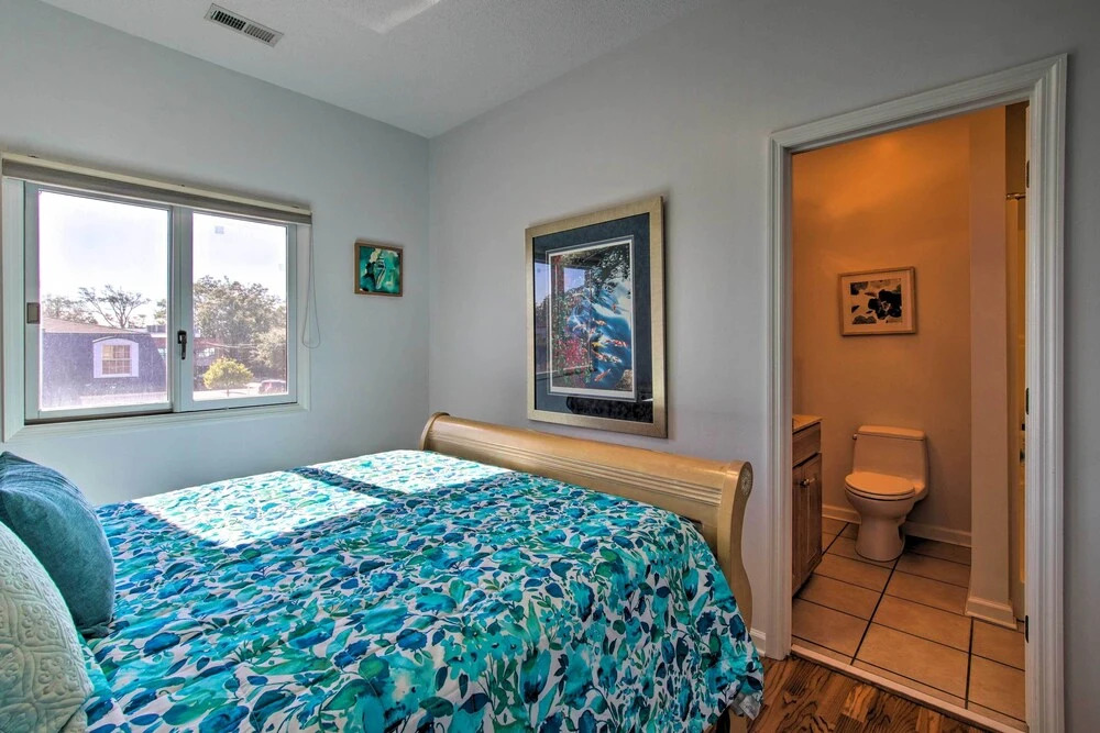 1/2 Mi to Riverwalk! Historic Dtwn Southport Condo