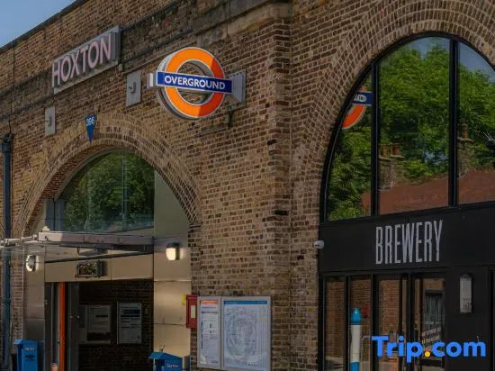 Modern Hoxton Apartment Located in Zone 1 London 2 Bedroom 2 Bathroom With Balcony Sleeps 6