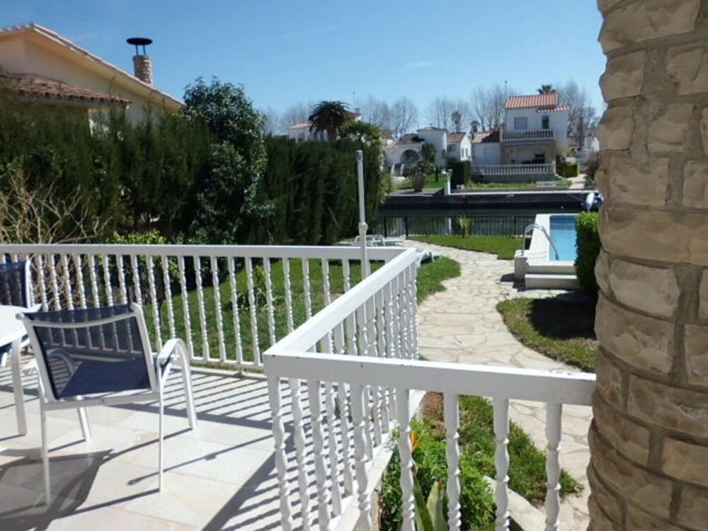 346-casa al Canal,amarre Privado y Piscina