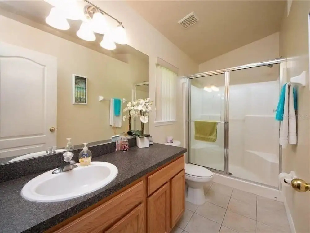 Westerly facing private pool and spa home over looking nature conservation area - 520