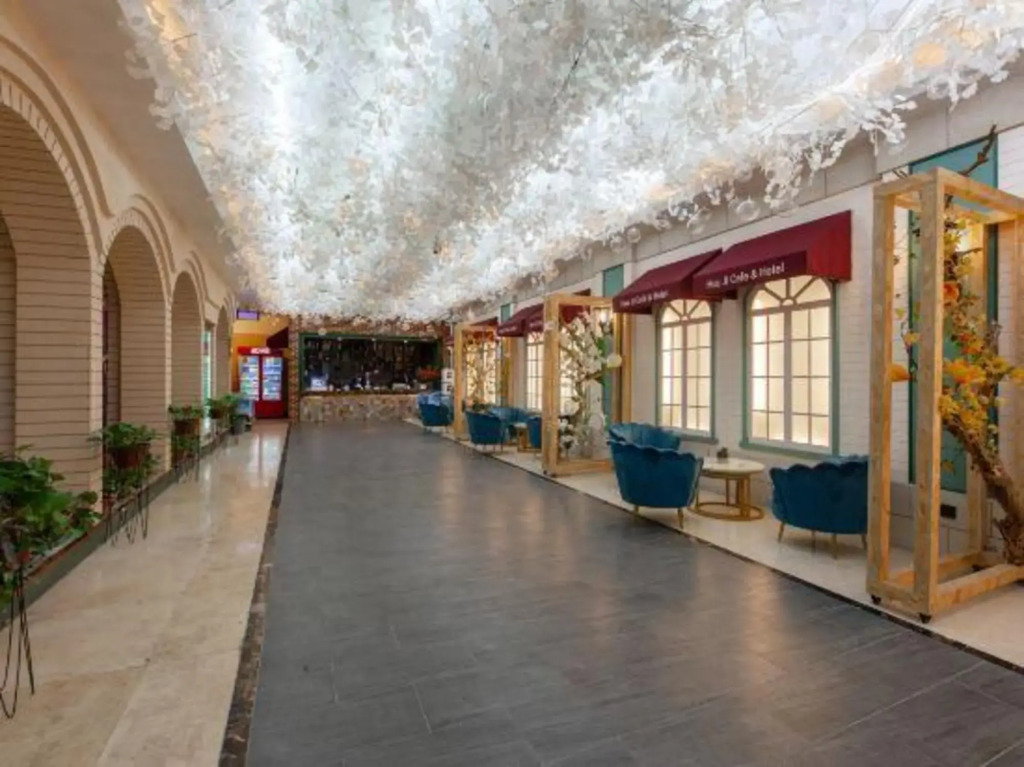 Jiaozuo flower season coffee Hotel (Rose Park store)