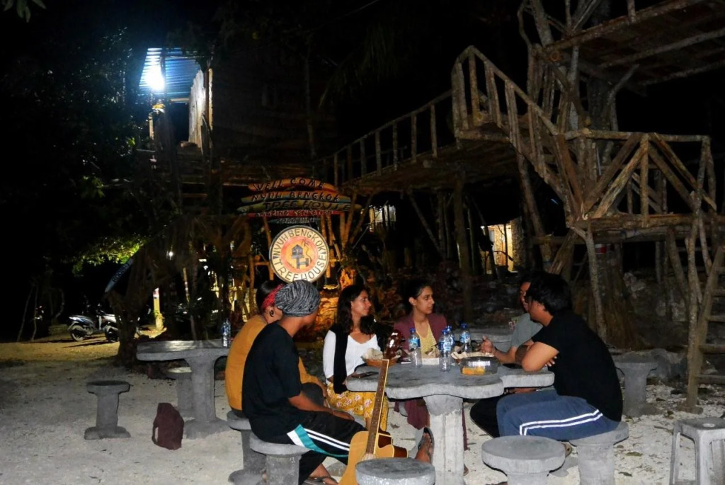 Nyuh Bengkok Tree House