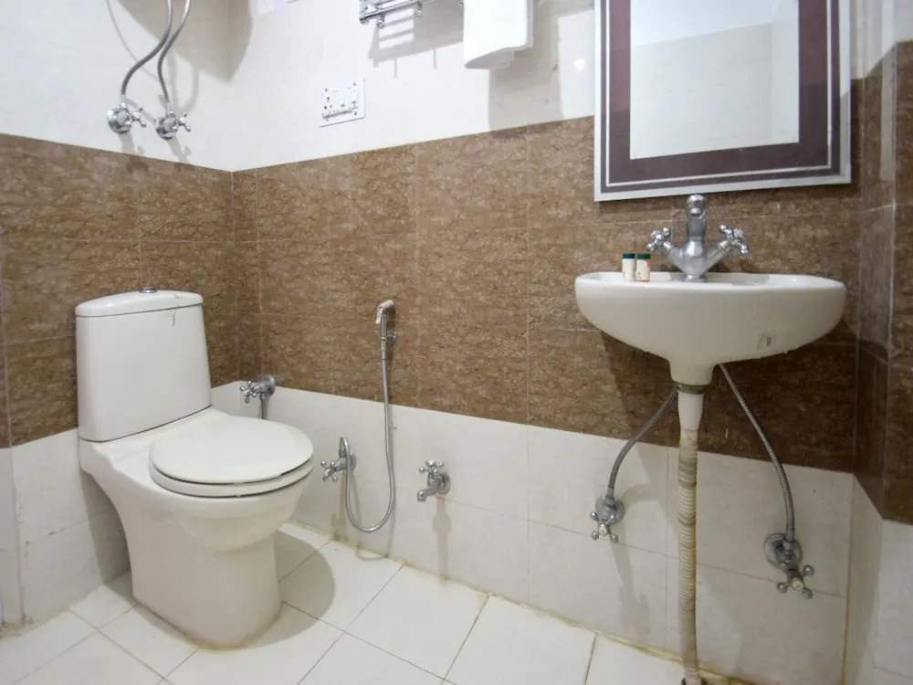 Hotel Rising Star Near To Mall Road #BudgetFriendly #BigRooms #Garden #Bonfire #Parking #ForestView #MountainView