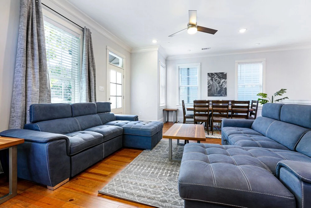 Stunning Modern and Fully-Upgraded 5 BR with Pool