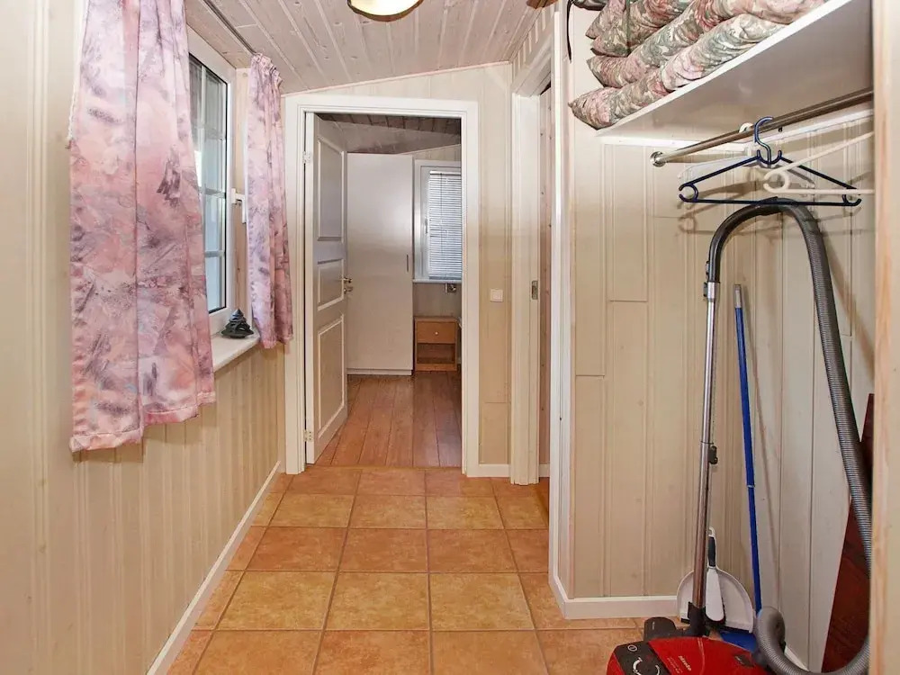 6 Person Holiday Home in Hemmet