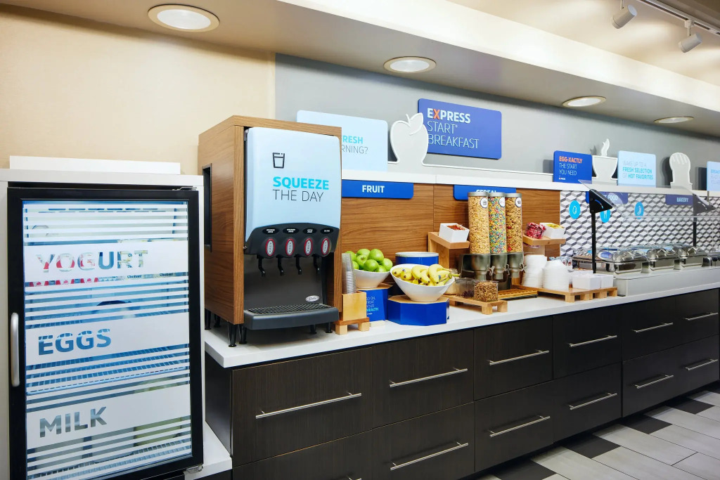 Holiday Inn Express & Suites Jacksonville South East - Medical Center Area by IHG