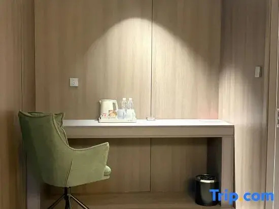 Meijia Hotel (Decheng City Plaza Shanghai Town)