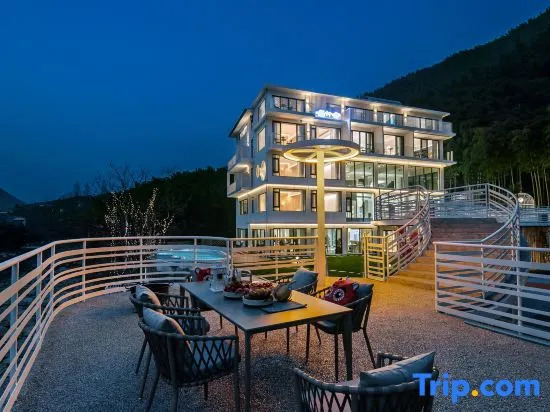Yaojia｜Township see cloud bamboo Valley river hot spring guest house