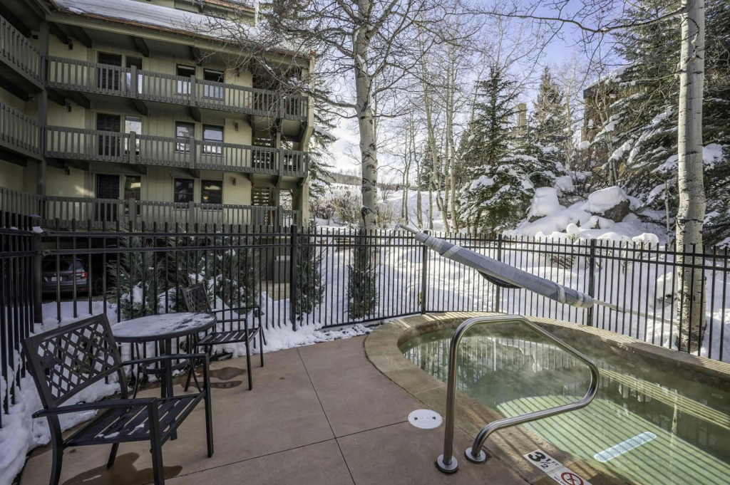 True Ski-In Ski-Out 2 BR Condo with Hot Tub