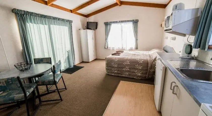 Richmond Motel & Top 10 Holiday Park