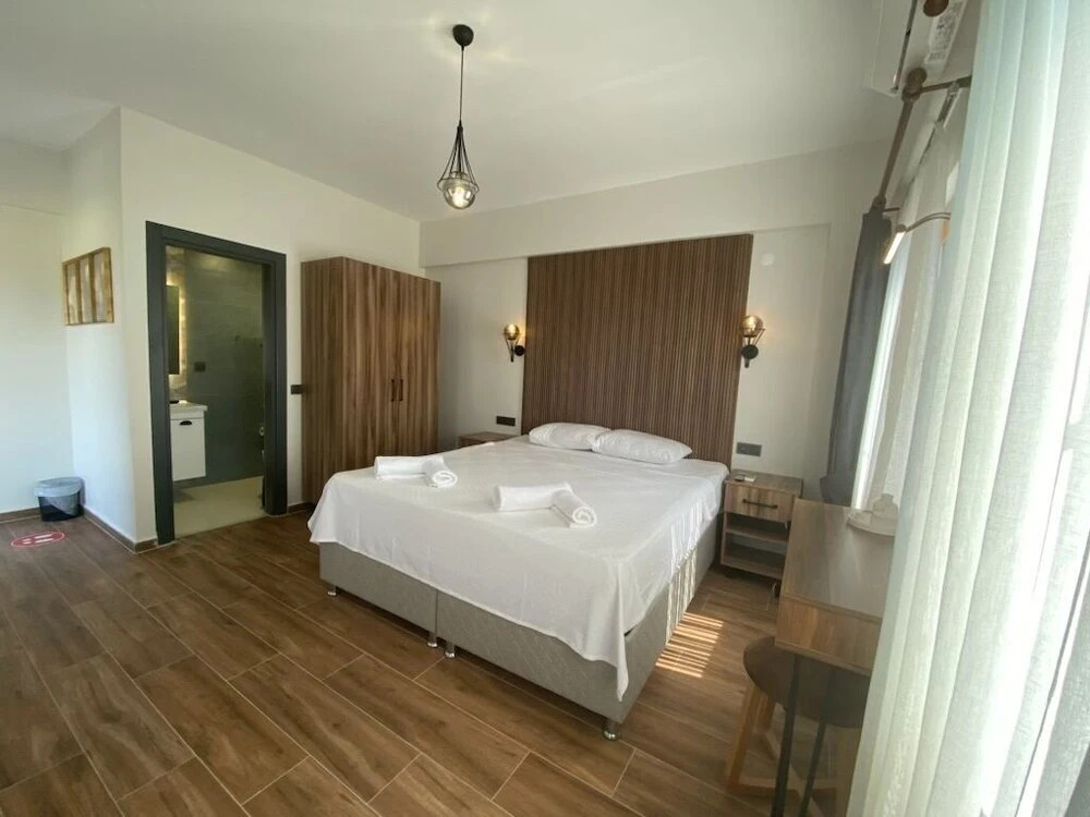Tinos Otel & Bağ Evi 12 Yaş Üstü