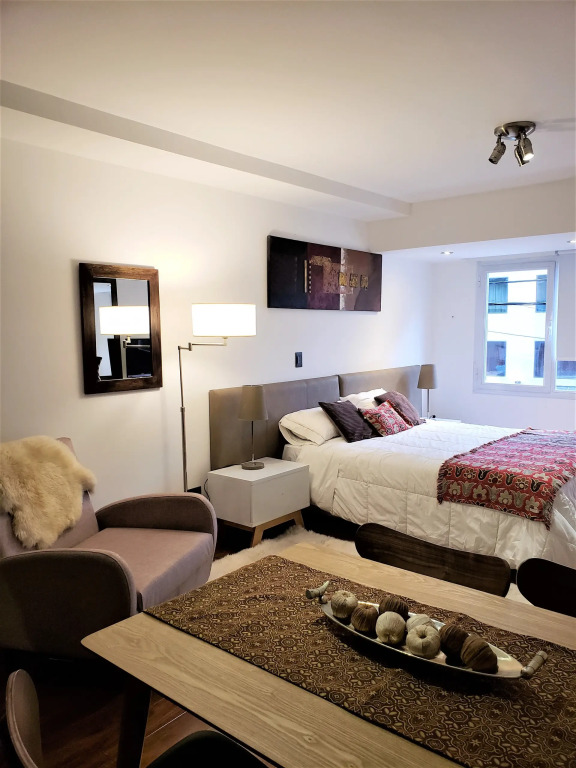 URBANA SUITES & STUDIOS 440