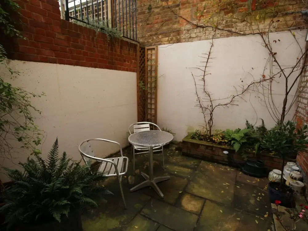 Lovely Central Oxford Apartment + Sun Trap Patio