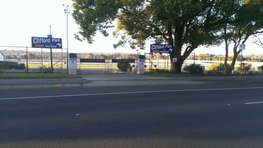 Clifford Park Motor Inn