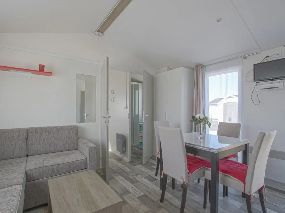 Beautiful Holiday Home in Grandcamp Near the sea With Swimming Pool