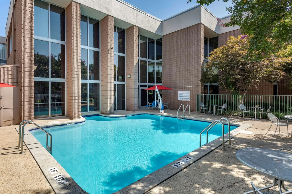 Clarion Inn