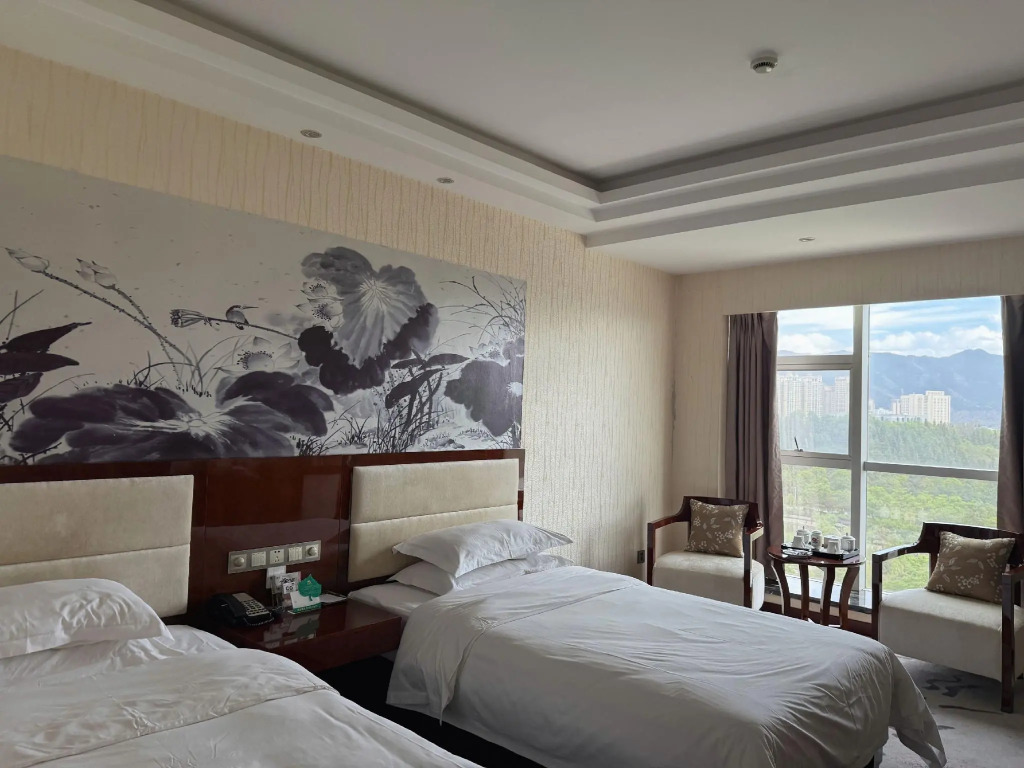 Xuanwei Meihuan Hotel