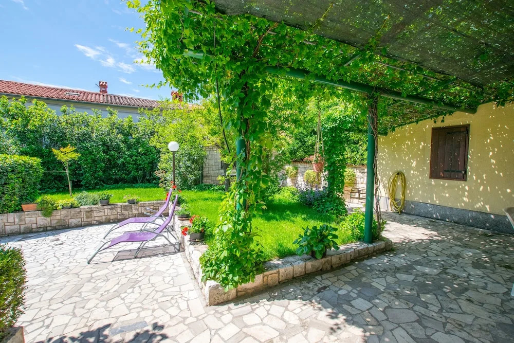 Pleasant 4 person apartment Ana