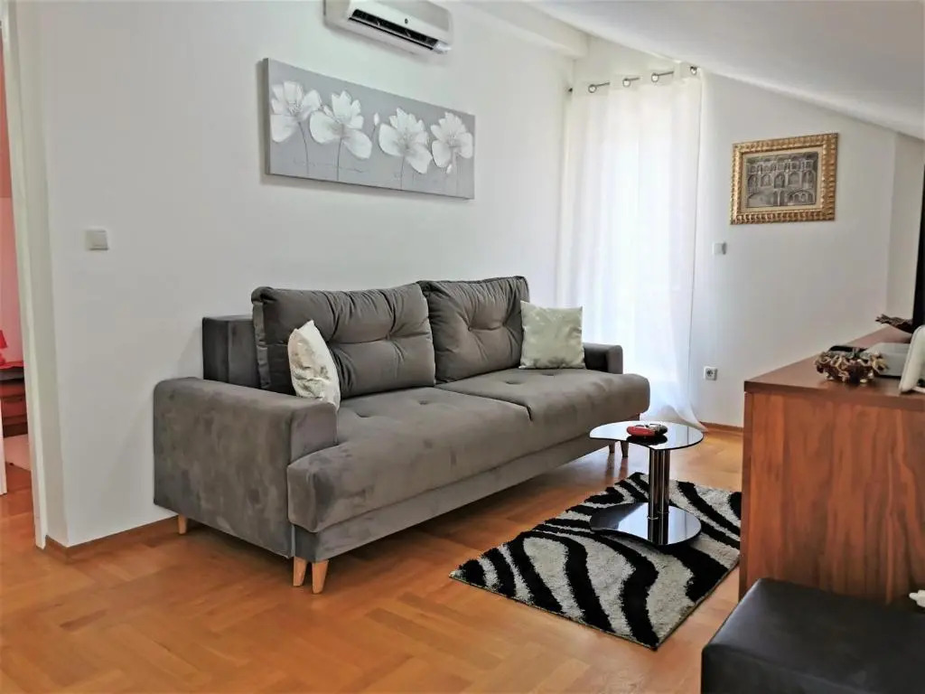 Apartments Mara Cres