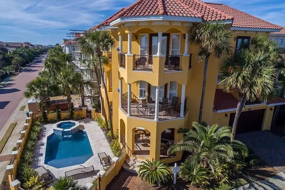 Tuscan Villa 5 Bedroom Holiday Home by Five Star Properties