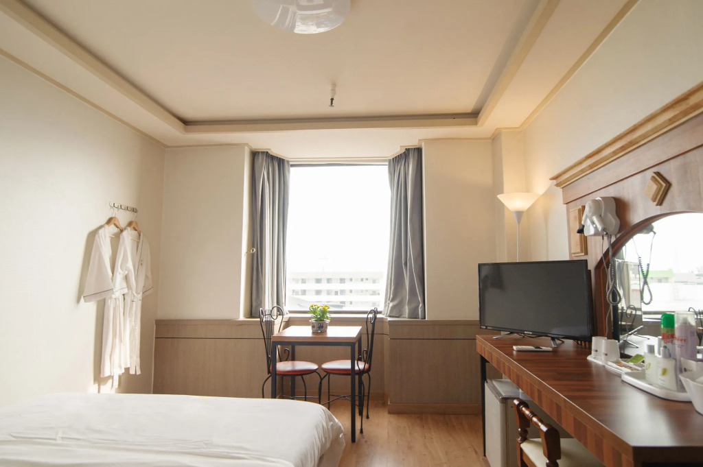 Chungmu Beach Hotel