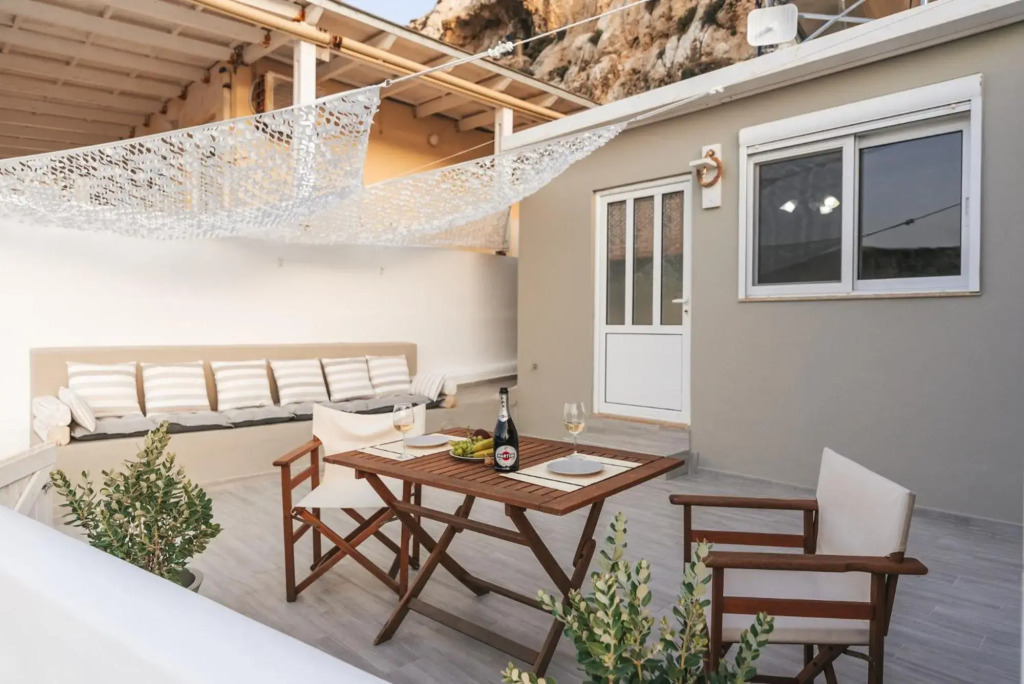 Nostos Cave Seaview Apartment