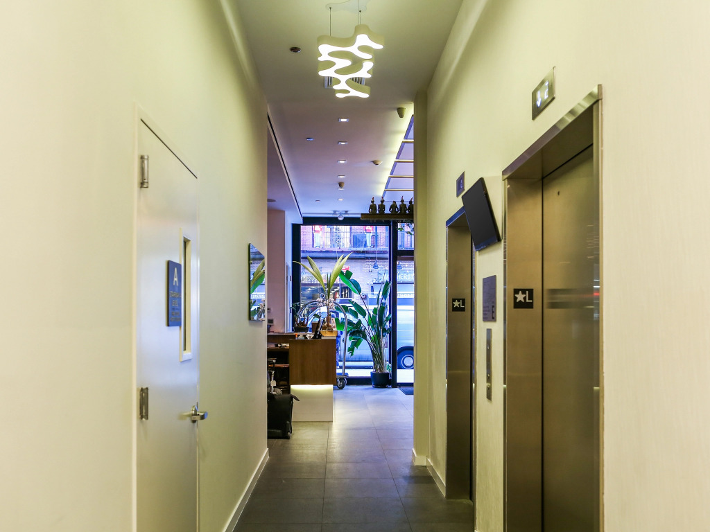 NobleDEN Hotel