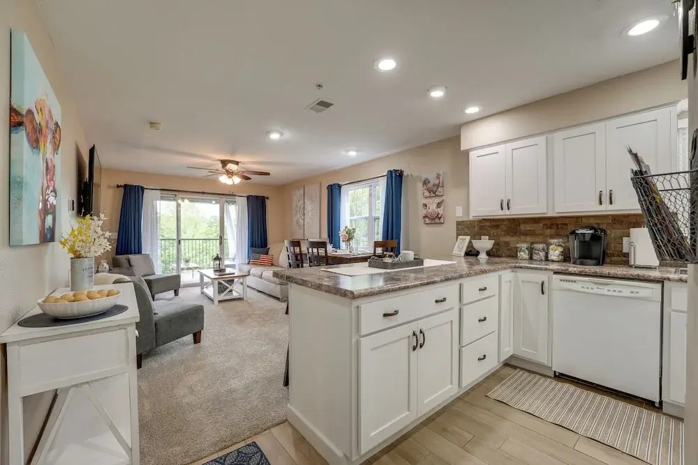 Branson Condo on Golf Course w/ Pool Access!