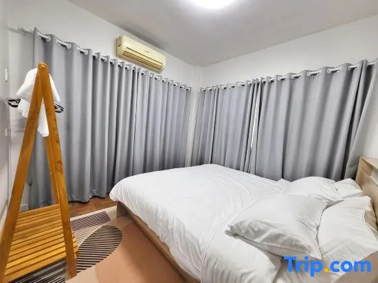 Poon House Nimman: Spacious Stay Near Attractions